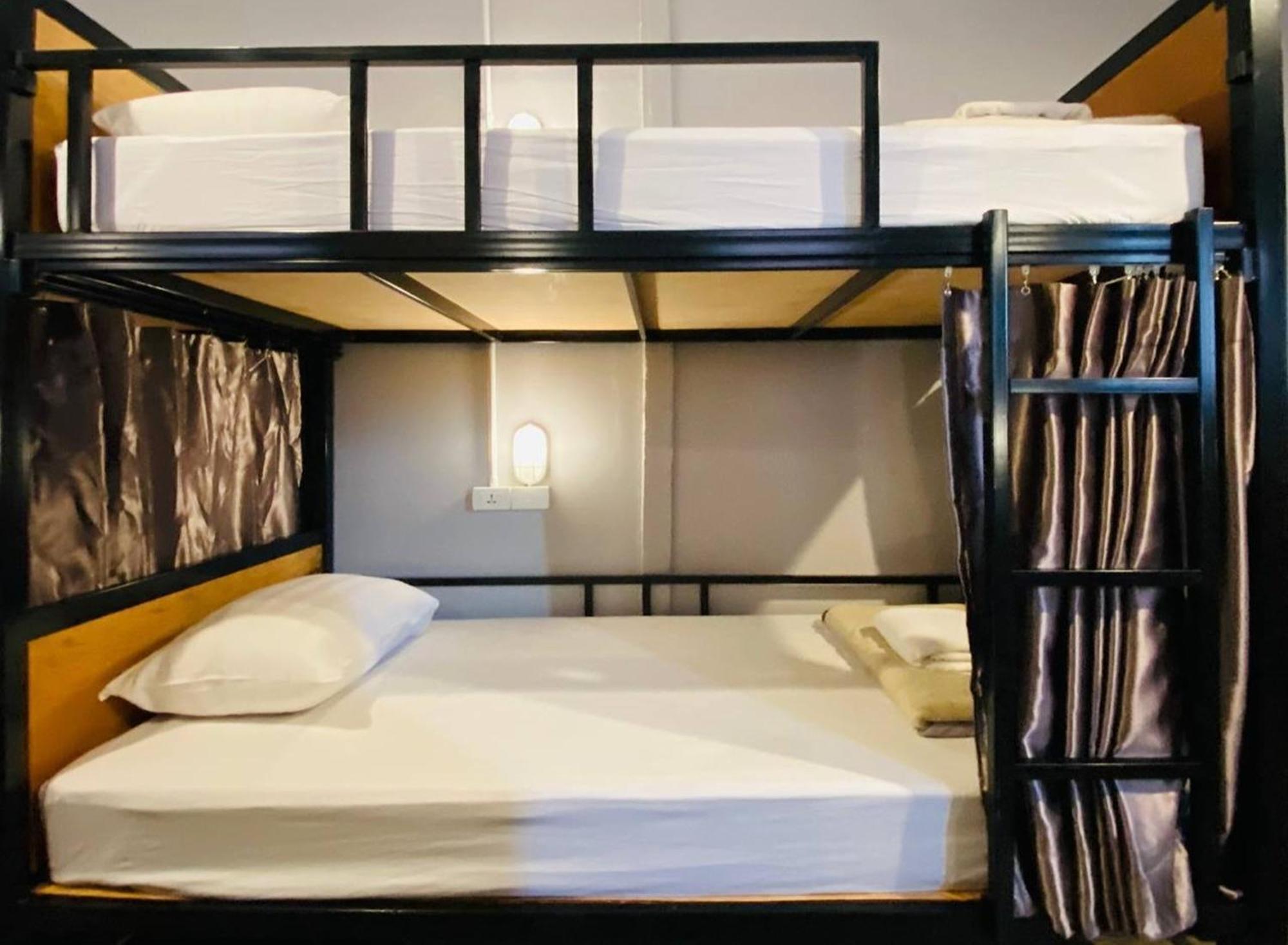 Hostel Lemon Siam Petchaburi Road Банкок Екстериор снимка